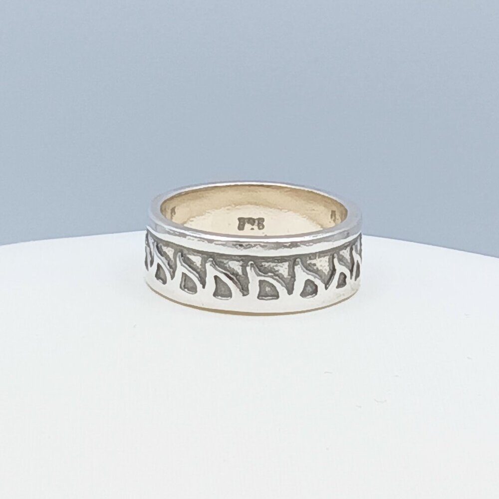 Vintage 925 Sterling Silver Design Band Ring